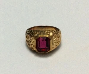 Men’s Vintage SETA Gold-Tone Emerald Cut Lab Created Ruby Ring - Picture 1 of 7