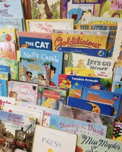 50 Scholastic Picture Books Both Fiction And NON Fiction Very Good Condition - Picture 1 of 6