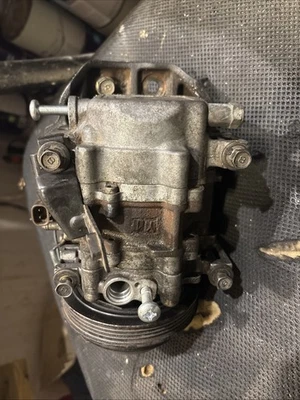 A/C Compressor 1991 Mazda Miata - Image 1 of 4
