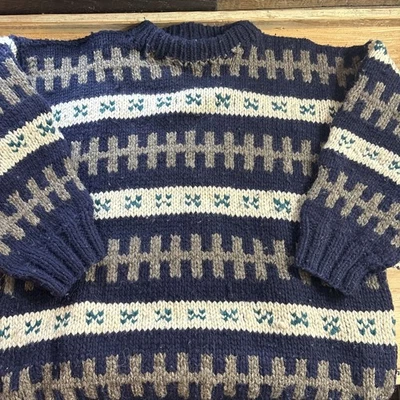 • Suéter de Colección Animas Trading Co. 100% Lana Tejido a Mano Grueso Geométrico Ecuador Foto 1 de 4