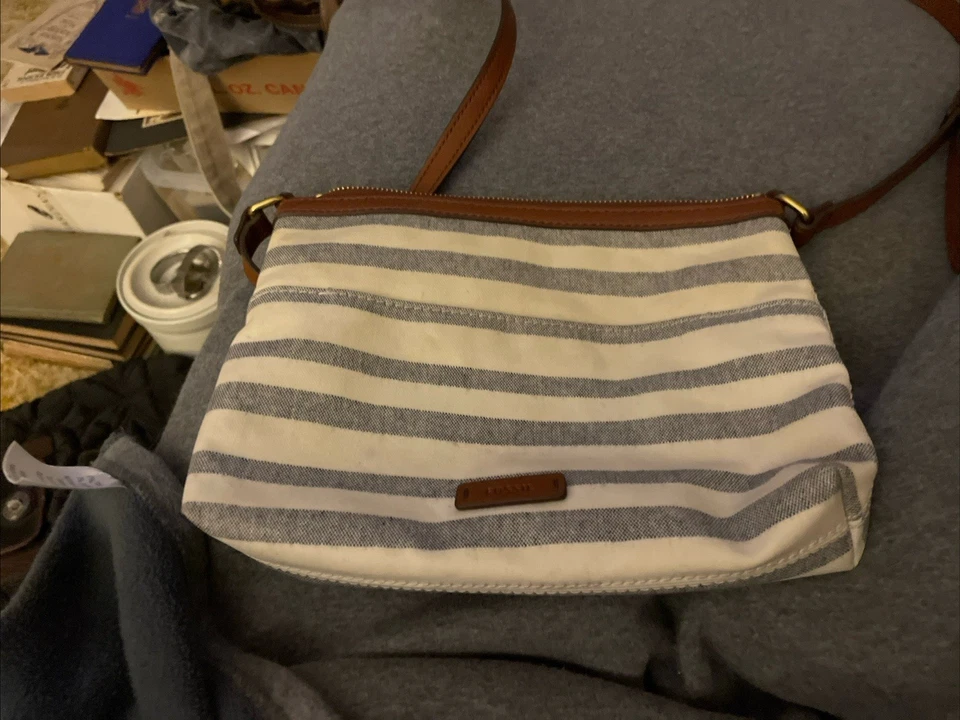 Bolso Bandolera de Hombro Relic by Fossil Lona Multicolor Negro Blanco Usado Foto 1 de 4