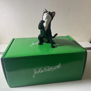 Beswick Short Haired Cat Pawing - Picture 1 of 16