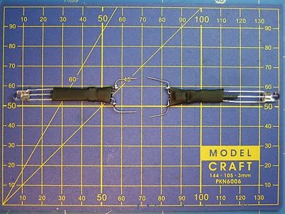 L4 Kit cablé éclairage LED Blanc / Rouge diamètre 5 mm pour loco JOUEF HO