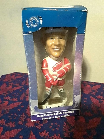 Brett Hull Detroit Red Wings Bobblehead Figure With Original Box Cover