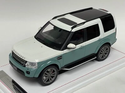 1/18 Ivy Models Land Rover Discovery 4 in White and Blue Leather Base - Image 1 of 4