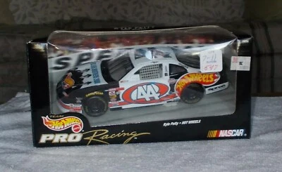 Hot Wheels Pro KYLE PETTY #44 BLUES BROTHERS Grand Prix 1:24 Diecast #19256 NEW - Image 1 of 4
