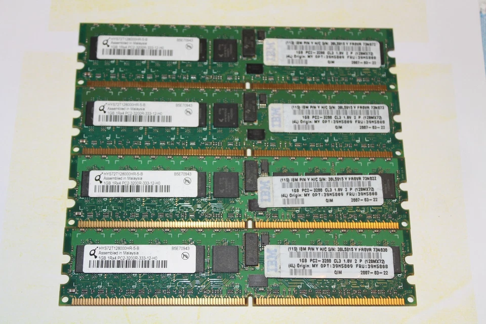 IBM 4 GB RAM PC2-3200R ECC CL3 Memory Kit (4 x 1 GB) Product Number 39M5809 - Immagine 1 di 1