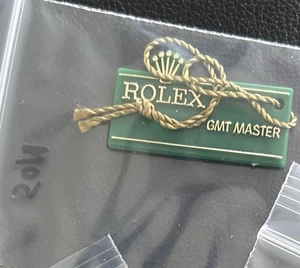 NUEVO DE COLECCIÓN GMT MASTER ROLEX ETIQUETA VERDE AÑOS 60-80 SIN PEGAMENTO SIN PEGATINA 1675 16750 - Imagen 1 de 2