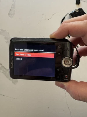 Kodak Digital Camera EasyShare C183 14.0MP Works But Broken Battery LID - Image 1 of 4