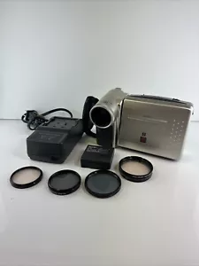 Sharp Viewcam VL-E630U Camcorder Video 8 Handheld LCD Screen Untested - Picture 1 of 21