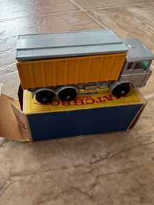Matchbox #47 DAF Tipper Container Truck - Picture 1 of 3