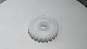 ROLLS ROYCE SILVER SPUR SHADOW WINDOW MOTOR PLASTIC GEAR UB33751 - Picture 1 of 4