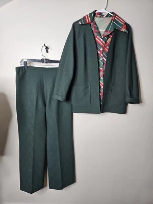 60s/70s Women's Vintage Mod Gogo Green Polyester Wide Leg Leisure Pants Suit - Image 1 of 4