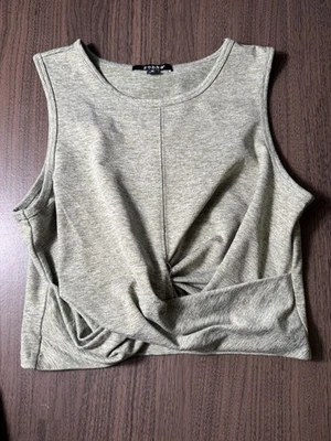 ZOBHA Camisa Top Recortada Frontal Torcida Sin Mangas Yoga Para Mujer Talla Mediana Gris Foto 1 de 4