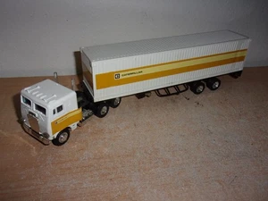 Shinsei Mini Power Freightliner Cabover Semi Truck & Trailer Caterpillar 1:53 - Picture 1 of 6