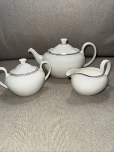 Wedgwood Dorico Platino e Bianco, Zuccheriera, Cremera + Teiera - Foto 1 di 8