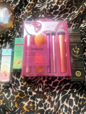 Erborian CC Cream (Clair) & CC Red Correct Cream & Real Techniques Brush Set - Image 1 of 4