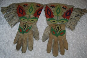 Indianer Sioux Northern Plains 1890-1900 Herren Perlen Stulpen auf Fell - Bild 1 von 5