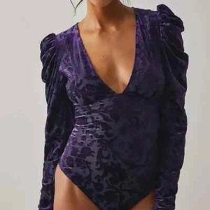 Free People Magic Hour Body Tiefsee Kombi Lila Größe Small Neu mit Etikett - Bild 1 von 6