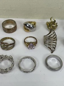 Konvolut Ringe Schmuck Mix Konvolut Mode verschiedene Formen Farben Damenschmuck 15 Teile - Bild 1 von 17