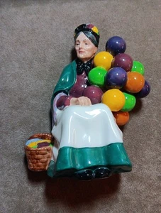 Vintage Royal Doulton Lady Figurine The Old Balloon Seller HN 1315 ENGLAND - Picture 1 of 6