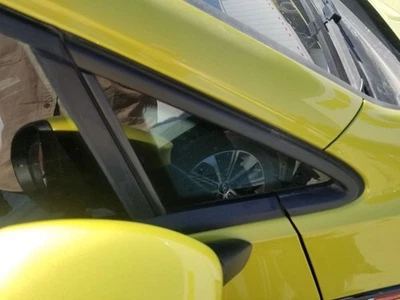 22 2022 VW VOLKSWAGEN GOLF GTI OEM PASSENGER RIGHT PILLAR GLASS  - Image 1 of 4