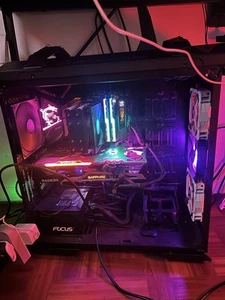 Radeon SAPPHIRE 6900 XT, i9 CPU, Z490 GODLIKE Gaming PC - Picture 1 of 3