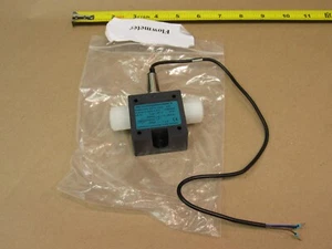 HONSBERG INSTRUMENTS FLOW SWITCH RRI-010GVQ040V10KNK-8 METER GERMAN - Picture 1 of 4