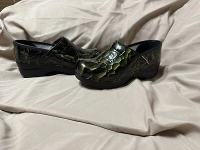 Zuecos Dansko verde cocodrilo talla 37 sin cordones vintage Foto 1 de 4