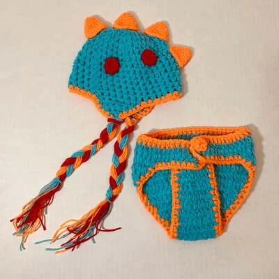 Conjunto de foto infantil tejido - sombrero de dinosaurio y cubierta de pañal Foto 1 de 3