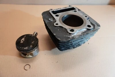 Suzuki DR250 S DR 250 SJ41A 1982 MODELO cilindro barril motor Foto 1 de 4