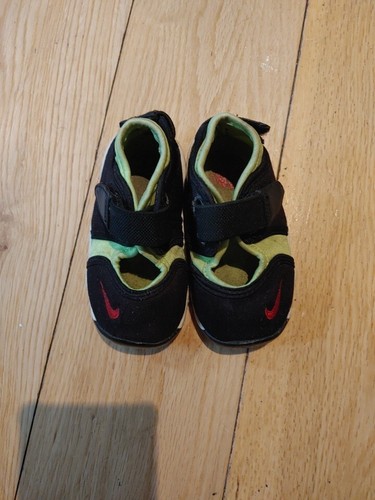 Sandali da ginnastica Nike Air Rift per bambini taglia UK 4 5 neonato bambino