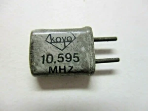 Koyo Radio Crystal 10.595 MHz 1mm / 0.04in X 6mm long X 5mm Spaced Leads Vintage - Photo 1/2
