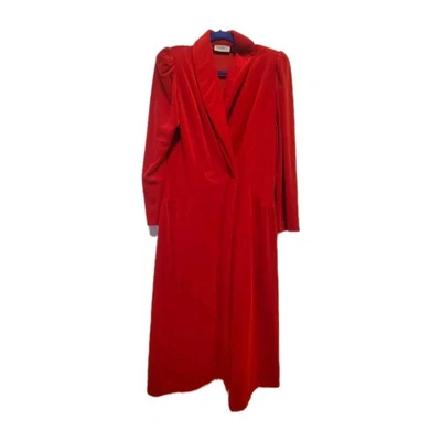 Roupão de veludo Miss Elaine tamanho grande botão de veludo vermelho - Imagem 1 de 4