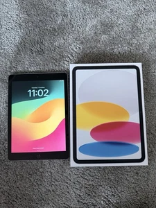 Apple iPad 6th Generation A16 128GB Wi-Fi - Picture 1 of 10