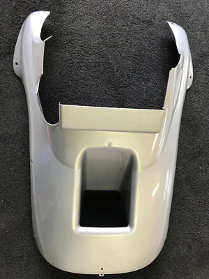 COVER SOTTOPEDANA POGGIAPIEDI SCOOTER HONDA ORIGINALE 64301 - Immagine 1 di 3