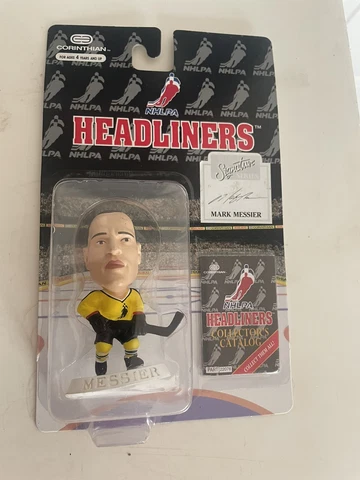 1997 Mark Messier New York Rangers NHL Corinthian Headliners Action Figure Cover