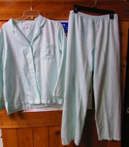 Miss Elaine Damen Pyjama Set Gr. M. Hellblau mit Blumenmuster - Bild 1 von 3