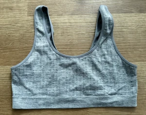 Pullover Bralette No Boundaries Sin Relleno Gris Textura Sólida Juniors Grande - Imagen 1 de 3