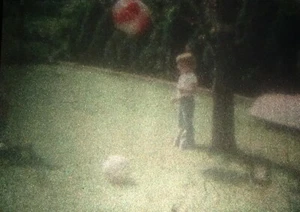      *** FILM S8MM COULEUR/MUET AMATEUR 15 METRES ENFANTS BALLONS 1978 (29B) *** - Zdjęcie 1 z 10