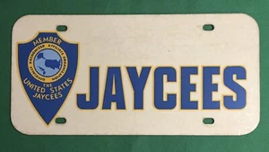 Placa de matrícula de plástico miembro de organización afiliada Jaycees de Estados Unidos - Imagen 1 de 4