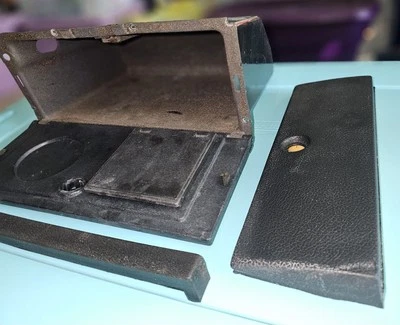 Guantera Volvo 240 260 con moldura.  75-80.   Foto 1 de 3