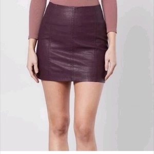 Free People Rock weinrot/rotbraun Größe 6 Damen Kunstleder Mini Reißverschluss Größe 8 - Bild 1 von 13