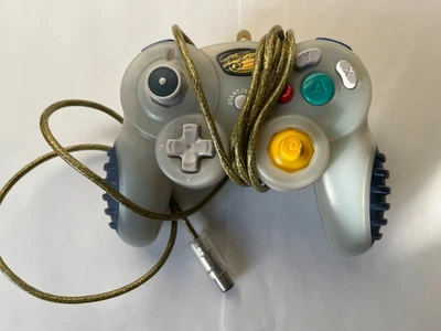 MadCatz GameCube Controller PARTS ONLY - Image 1 of 4