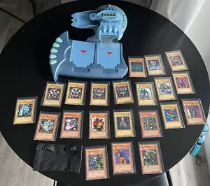 Original vintage 1996 Chaos Duel Disk Yu-Gi-Oh + 56 Spiel Karten Inkl.Effekte - Bild 1 von 17
