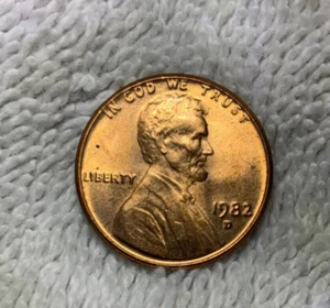 Stunning 1982 D Lincoln Memorial Penny 1 Cent Uncirculated Close AM DDR - Picture 1 of 4