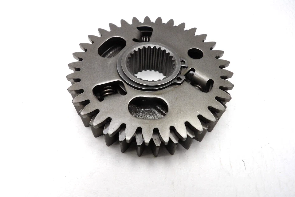 本田 VF750 VF75C 麦格纳原始设备制造商发动机零件主驱动齿轮 23110-ML7-010 — 第 1/4 张图片