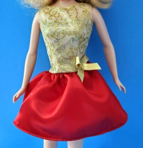 VESTIDO Barbie Hogar para las Vacaciones (2001) ROJO Y DORADO Sin Mangas con Lazo de Satén DORADO - Imagen 1 de 5