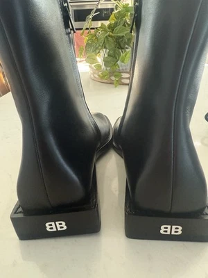 Botas de tornozelo femininas Balenciaga de couro preto quadro novas em folha - Imagem 1 de 4