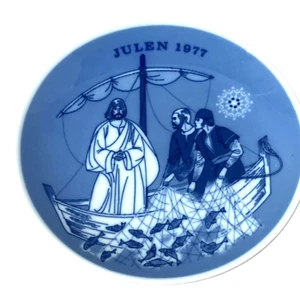 Vintage PORSGRUND 1977 Christmas Plate Porcelain Norway 6.75 inch - Picture 1 of 5